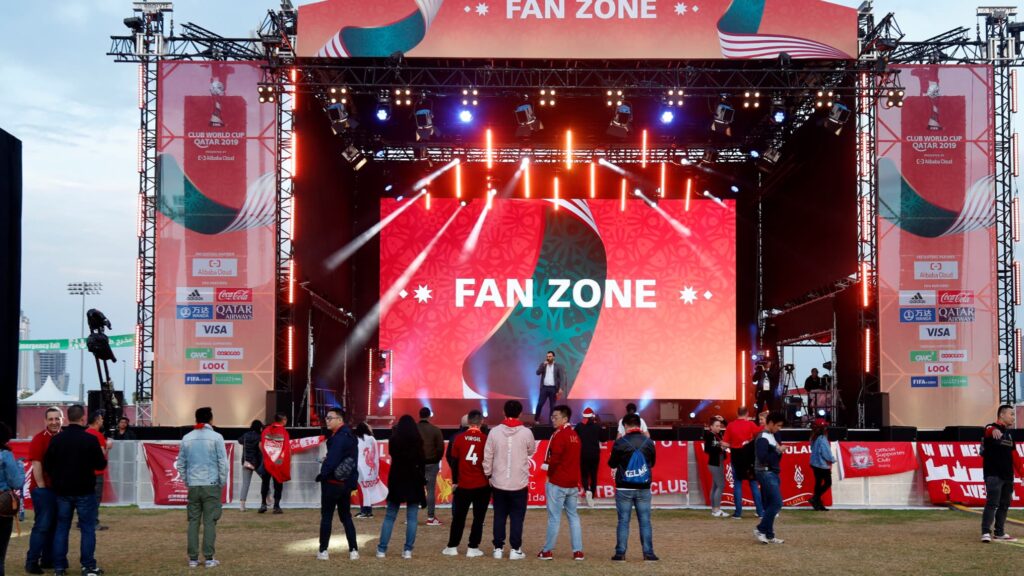 Dios observa lo que hacemos con genuino interés y respeto a nuestra libertad.